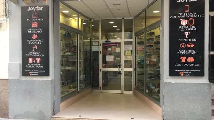 entrada a la tienda de joyfar